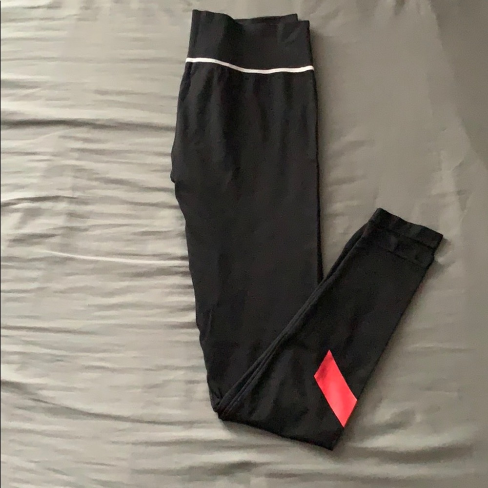 Black yoga leggings